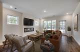 3081 Claredon St - Photo 8