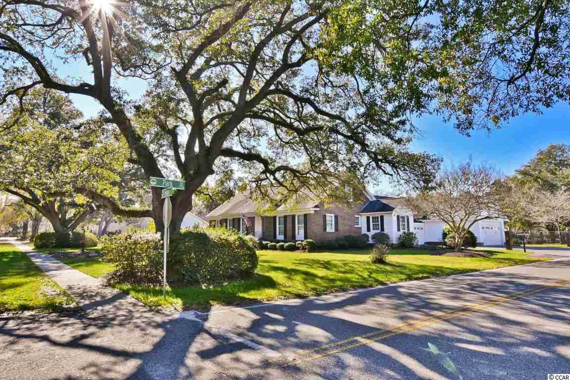 1209 Lakeland Dr. - Photo 1