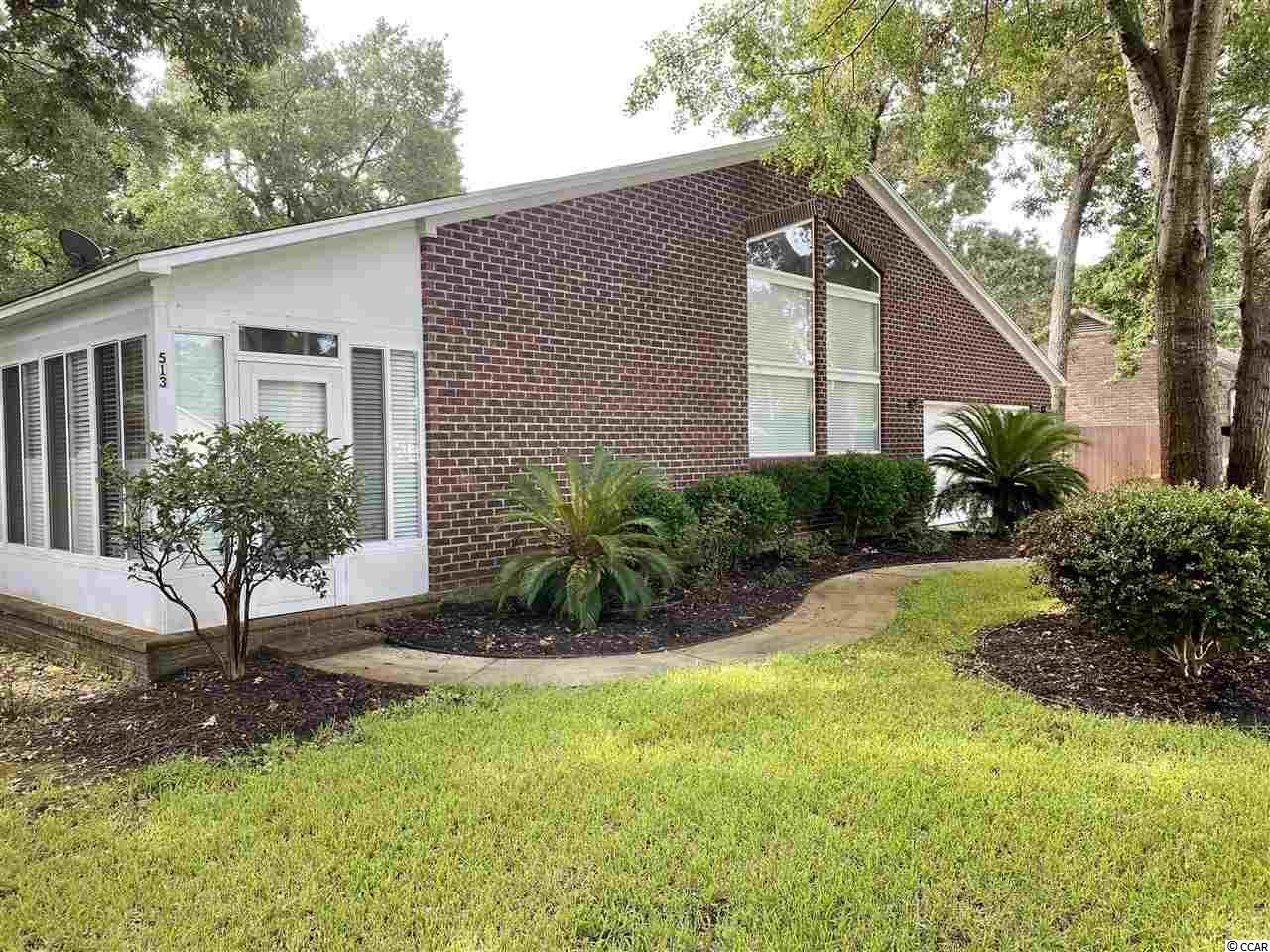 513 Hollywood Dr. N - Photo 1