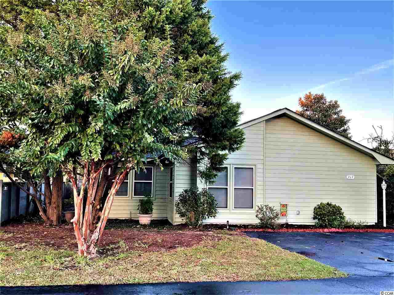 717 Live Oak Circle - Photo 1