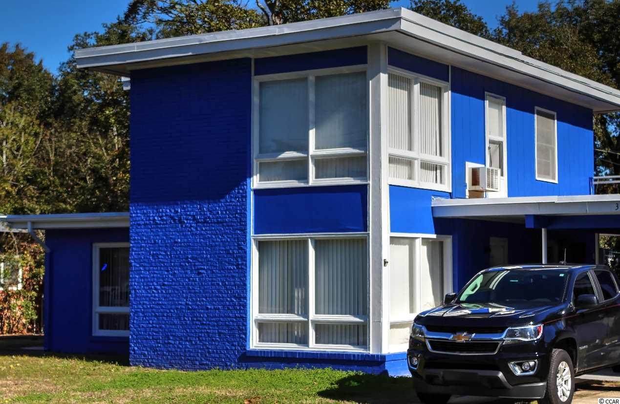 312 70th Ave. N - Photo 1