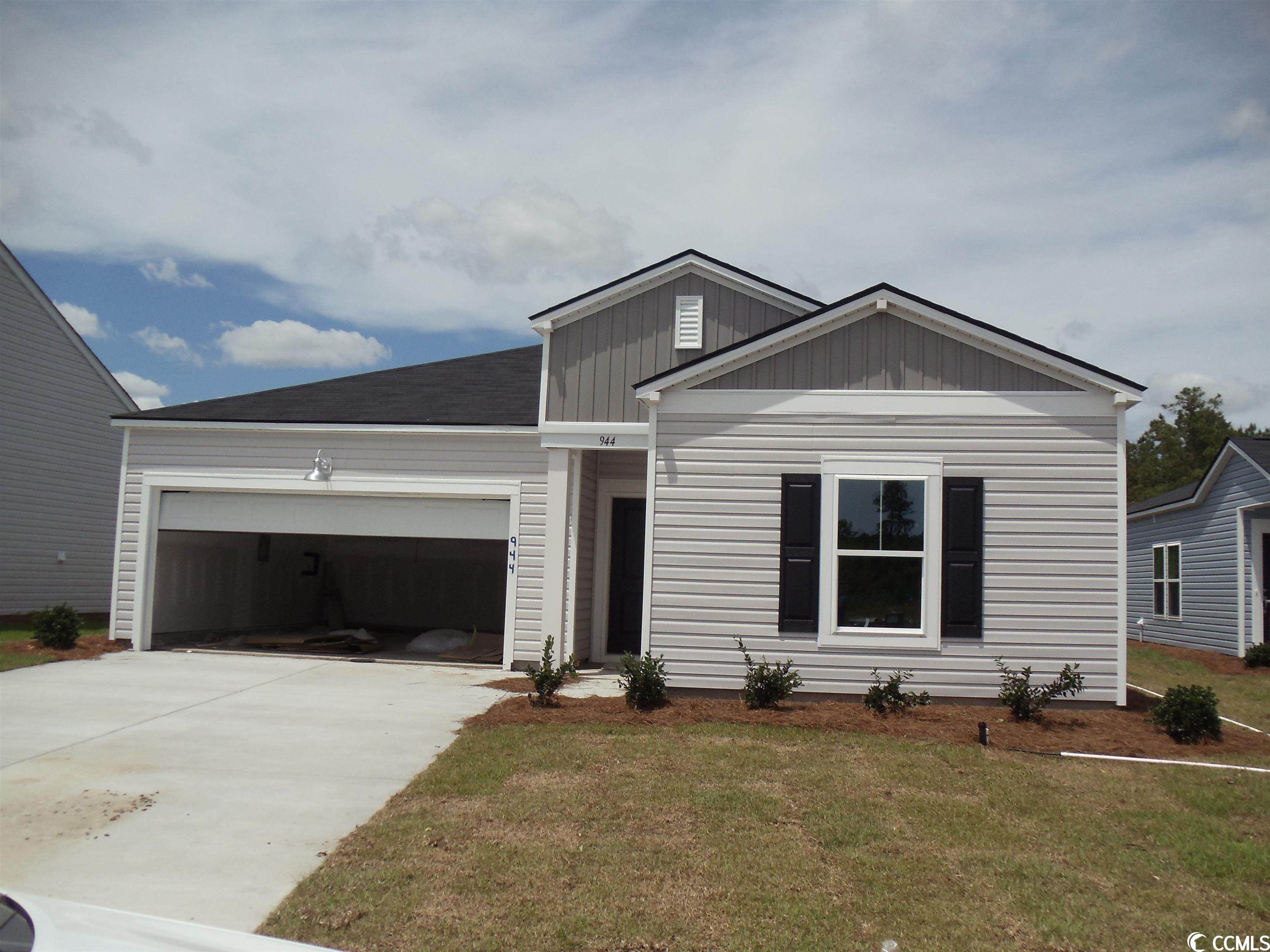 944 Bourne Dr. - Photo 1
