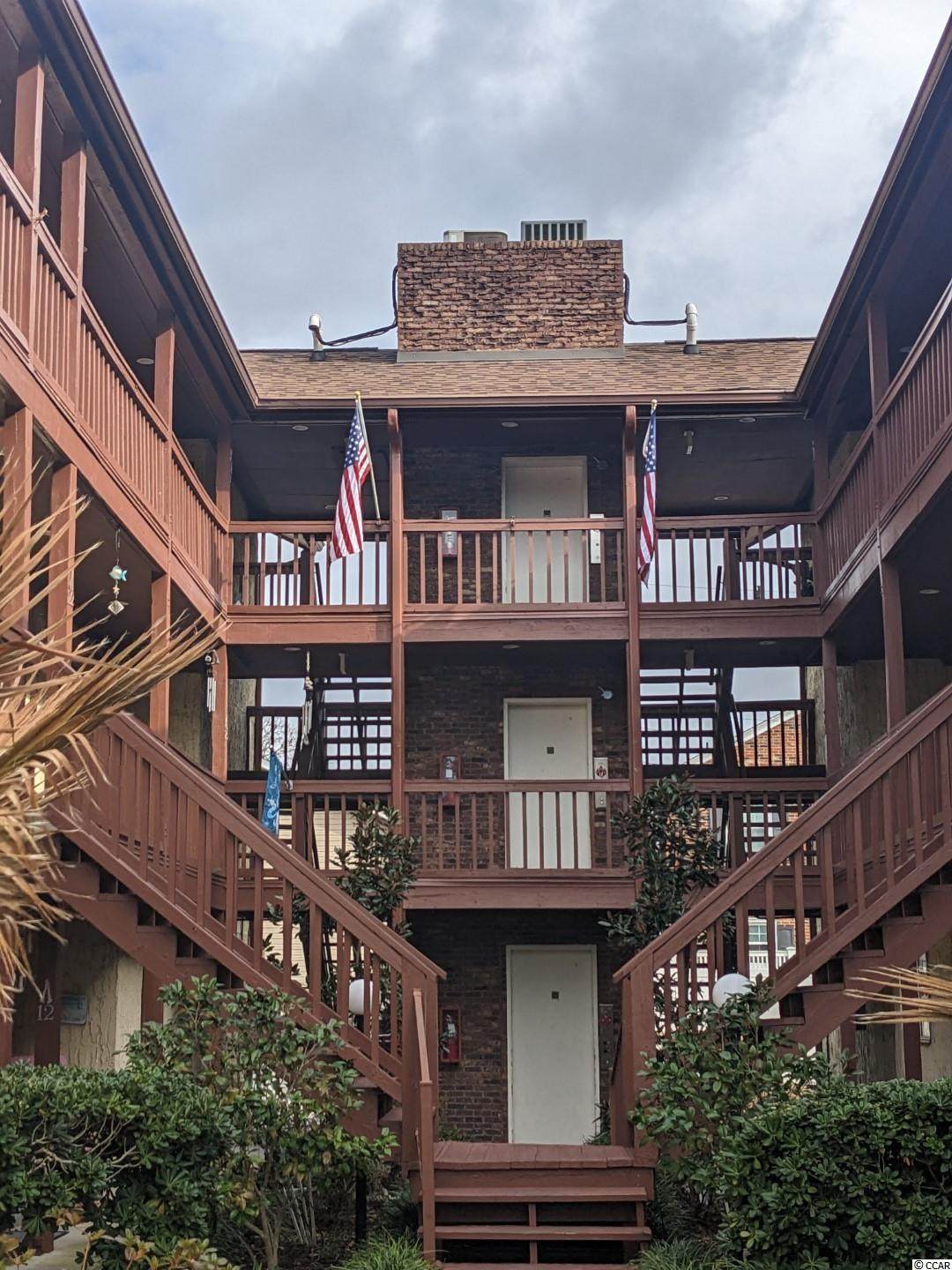 404 76th Ave. N - Photo 1