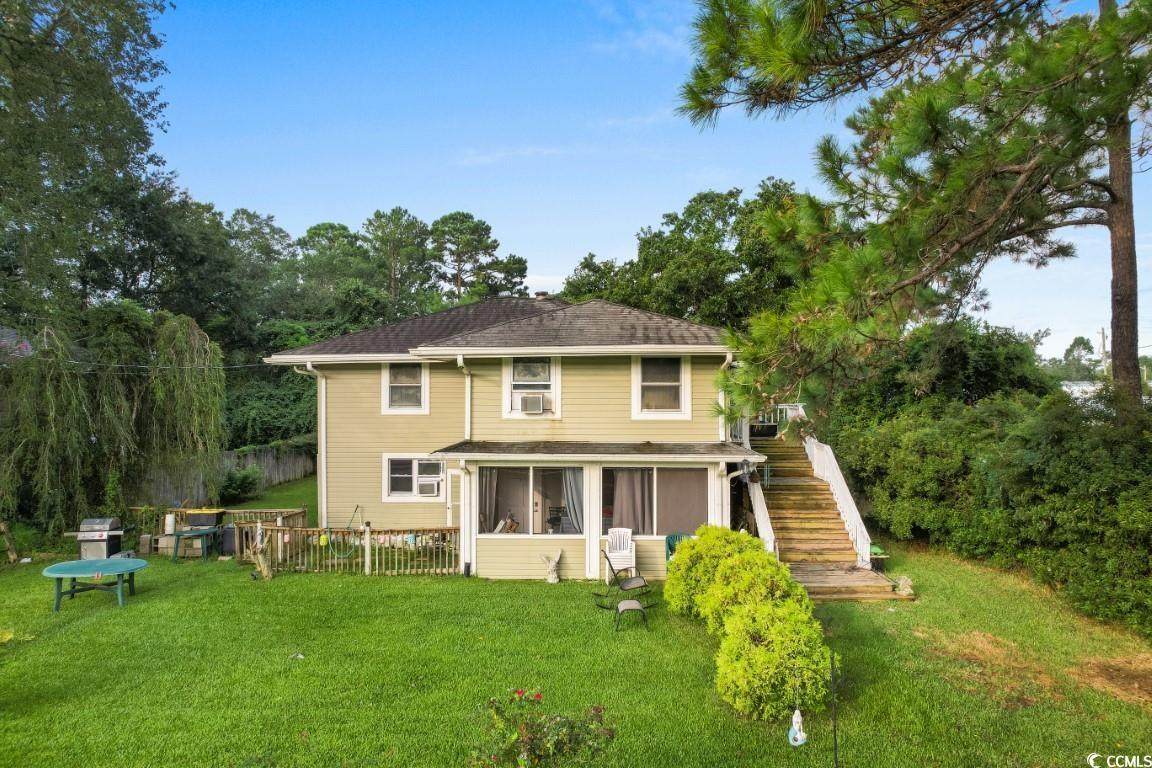 555 Pine Ave. - Photo 1