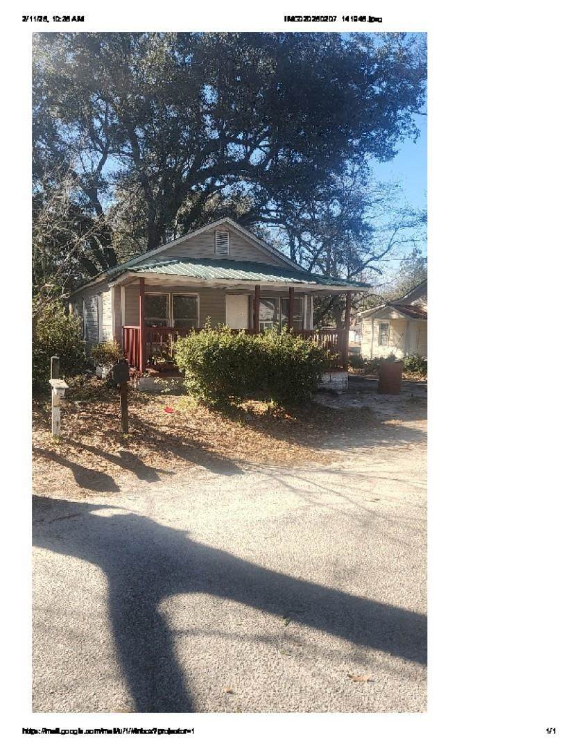 145 N Butler Ave - Photo 1