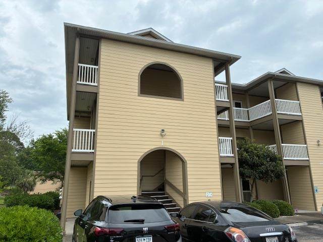 4102 Pinehurst Circle - Photo 1