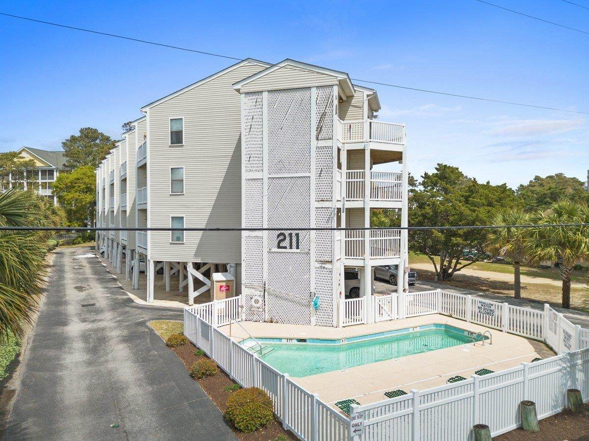 211 Hillside Dr. N - Photo 1