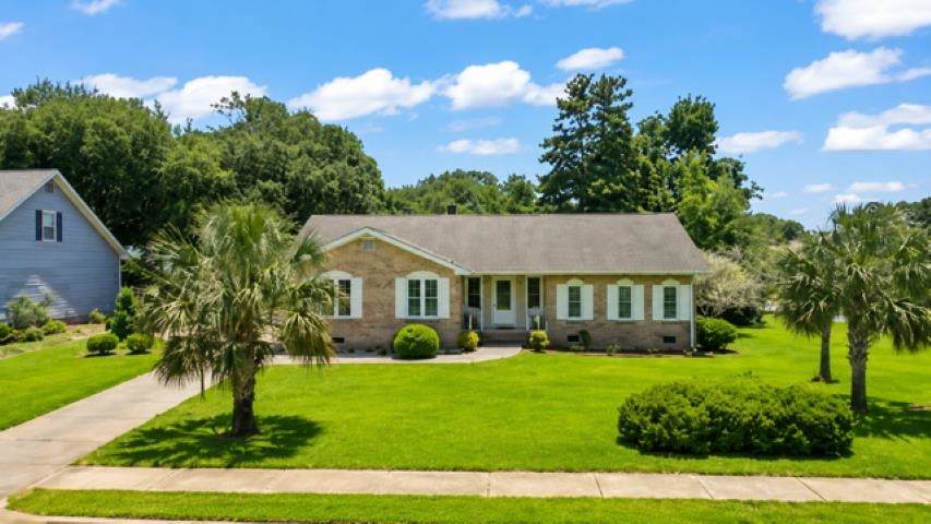 7600 Driftwood Dr. - Photo 1