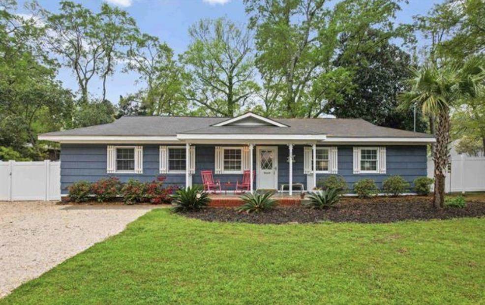 627 Pine Dr. - Photo 1