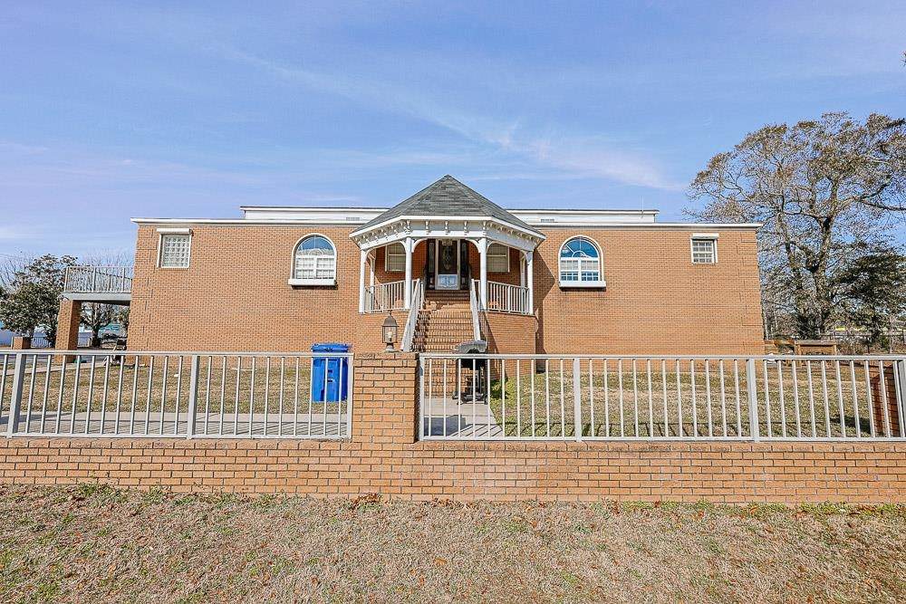300 19th Ave. S - Photo 1