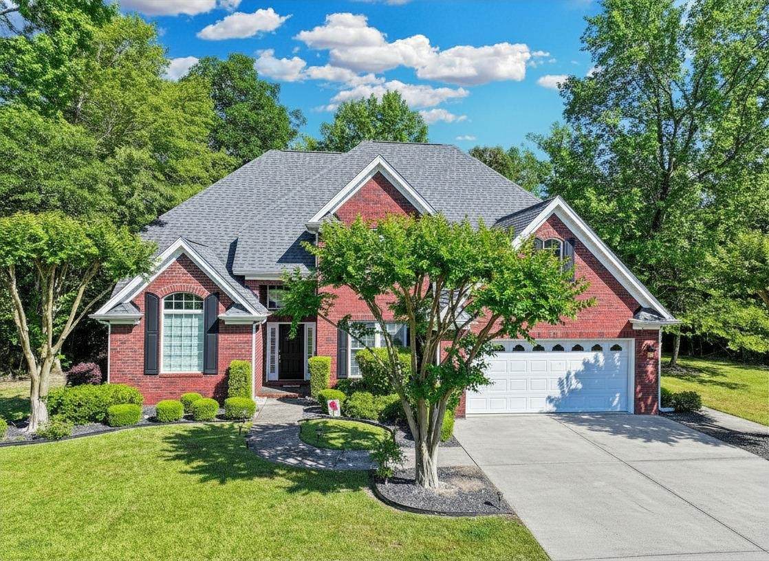 899 Shaftesbury Ln. - Photo 1