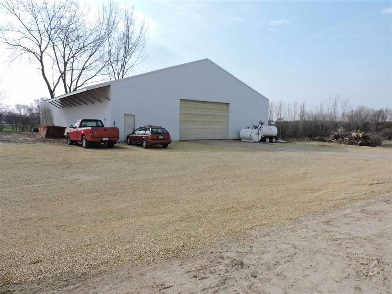 2504 Bremer Avenue - Photo 1