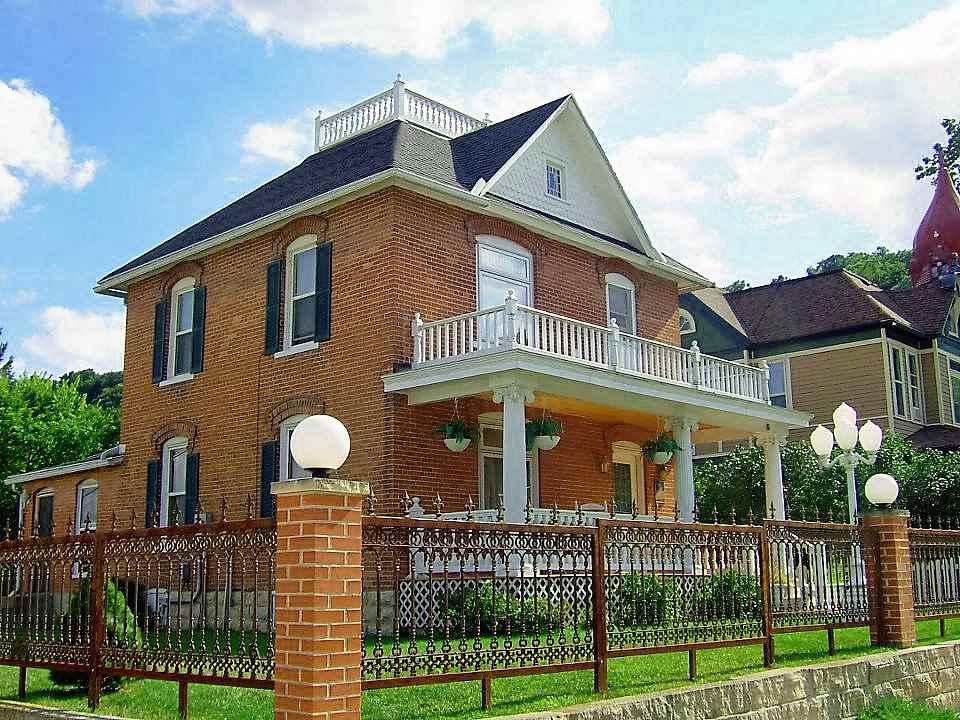 205 Bridge Street - Photo 1