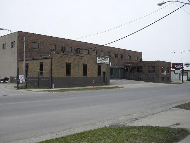 200-212 Sycamore - Photo 1