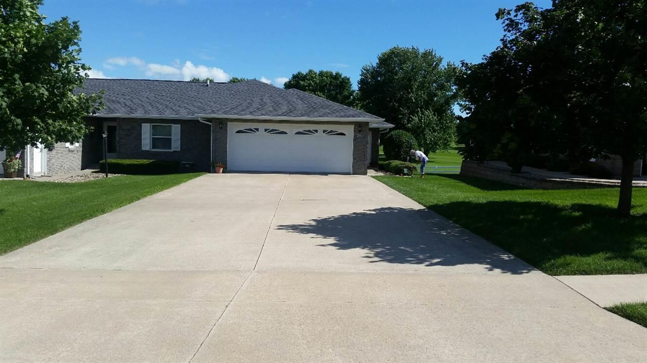 211 Somerset Court - Photo 1