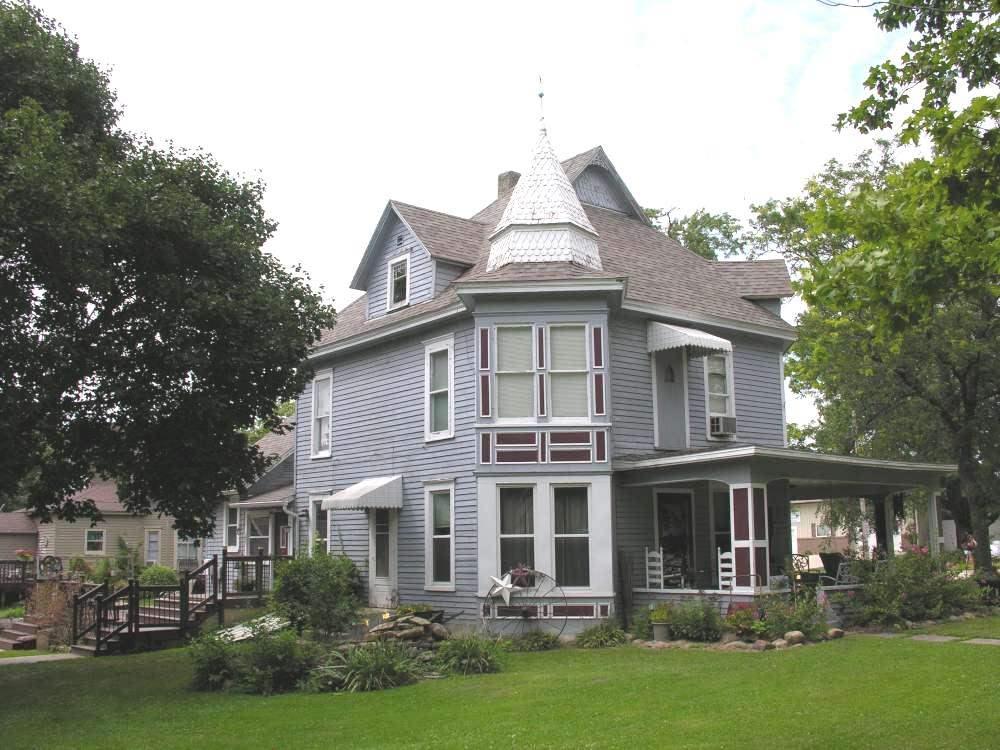 201 Walnut Street - Photo 1