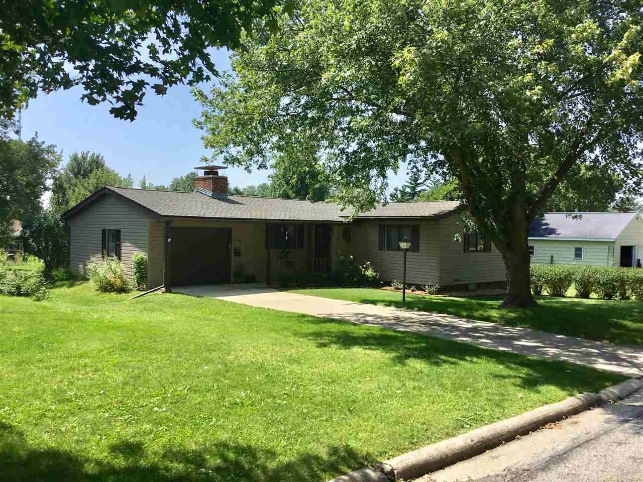 1106 J Avenue - Photo 1