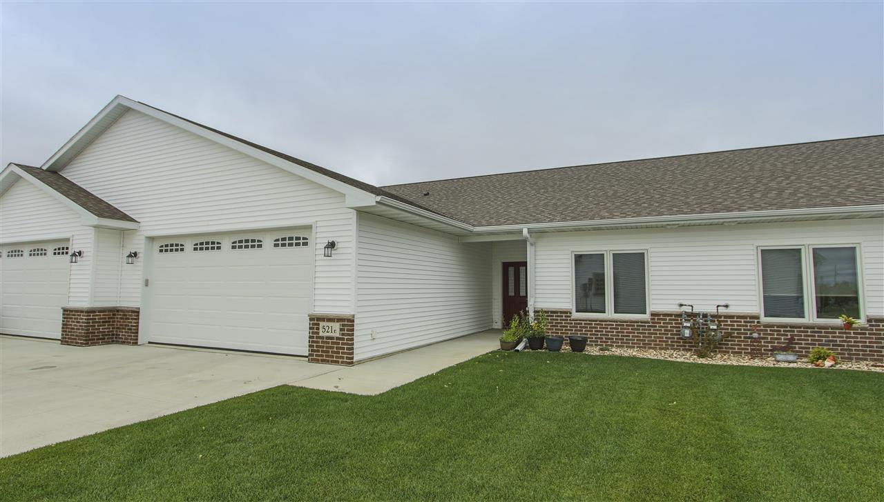 521 Autumn Lane - Photo 1