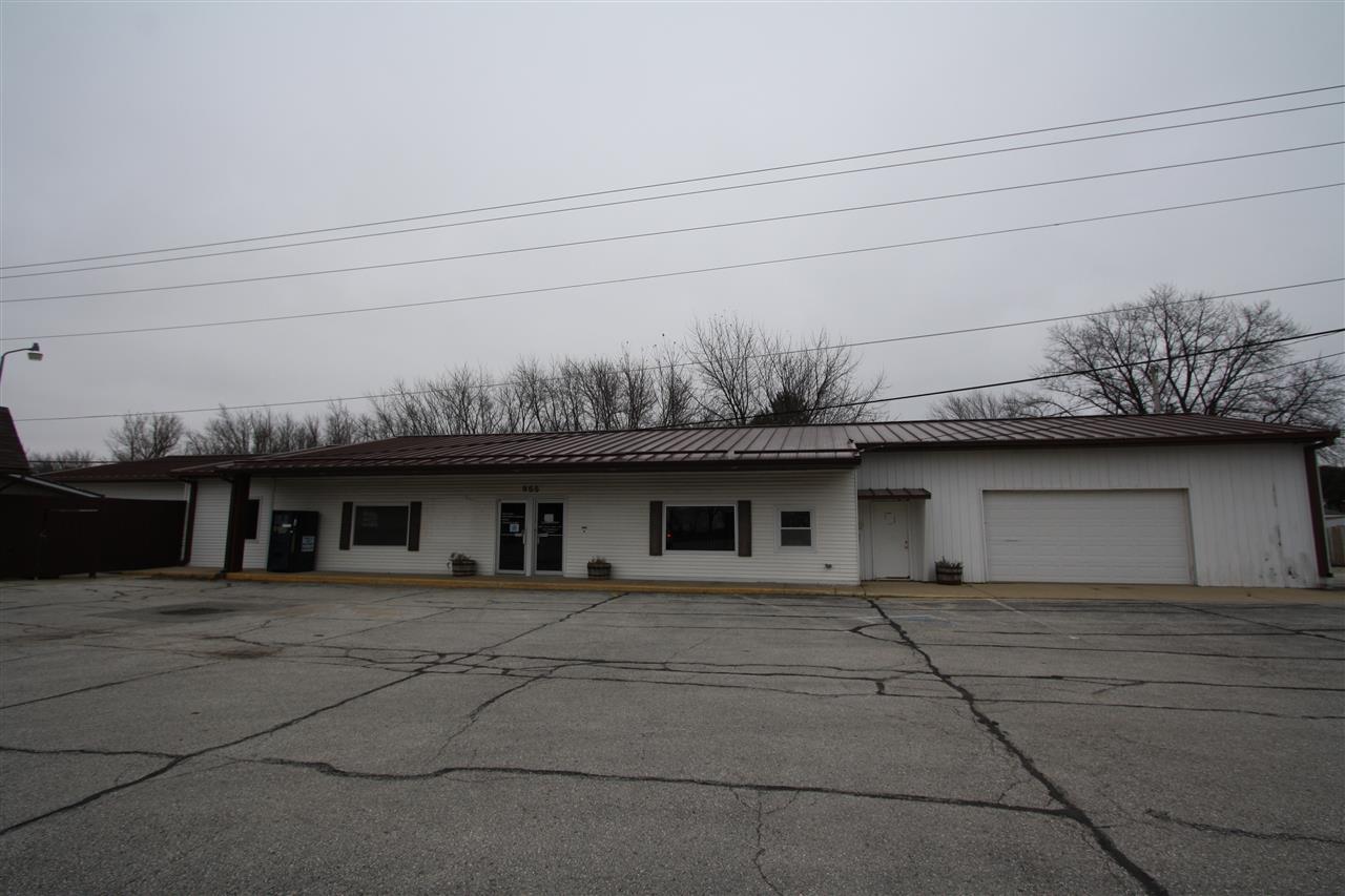 955 Frederick Avenue - Photo 1