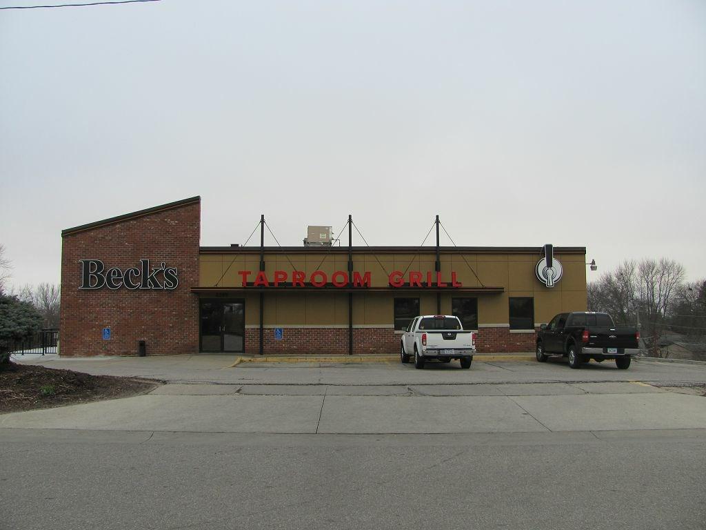 3295 University - Photo 1