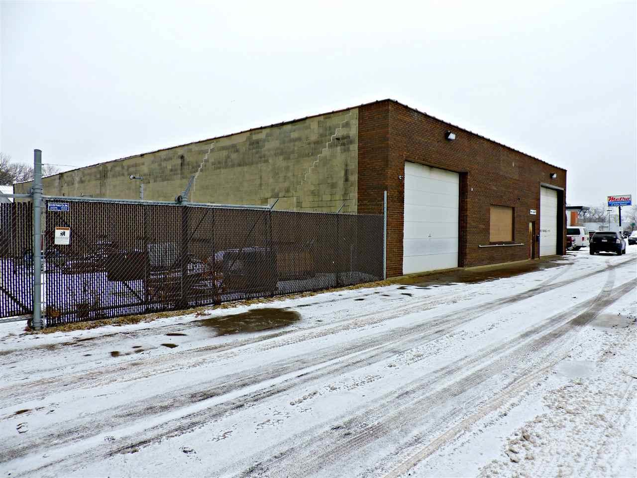 1115 Bluff Street - Photo 1