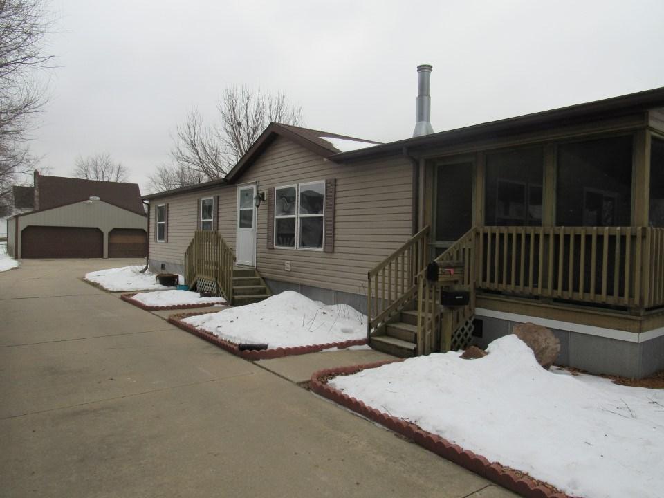 404 Maple Street - Photo 1