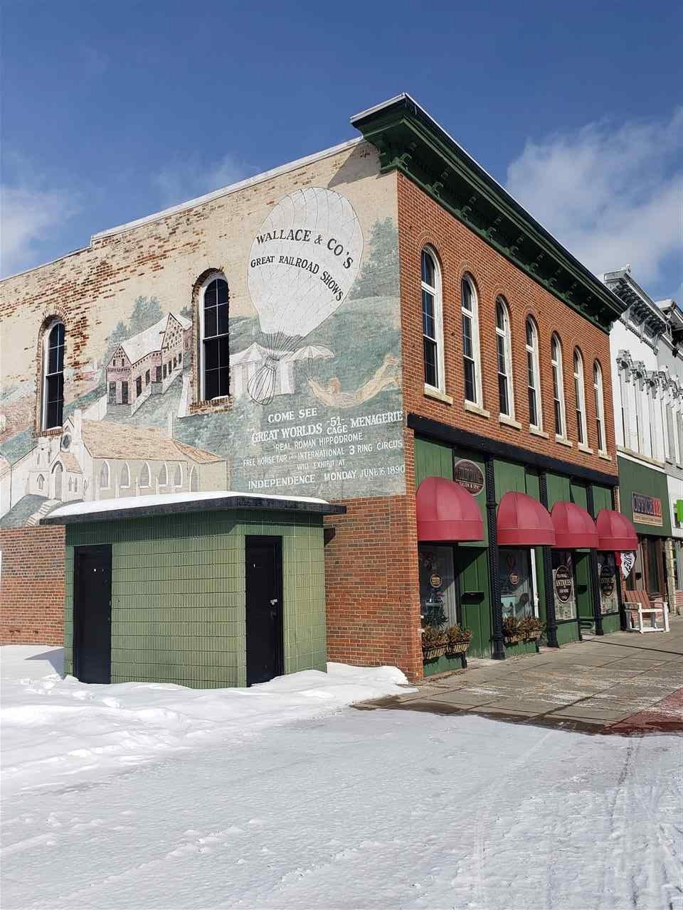 108 1st St E - Photo 1