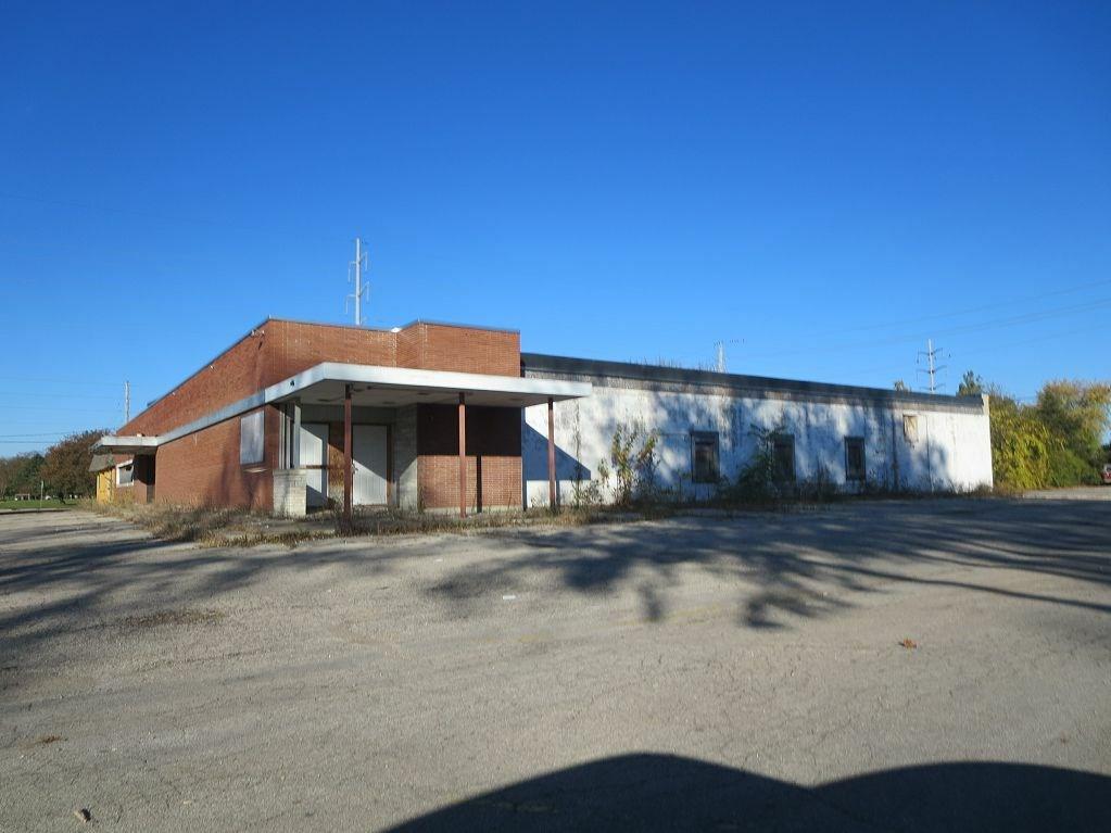 946 Parker Street - Photo 1