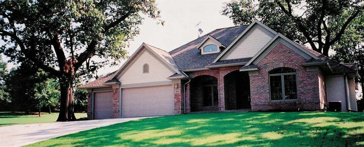 1018 Oakland Drive - Photo 1