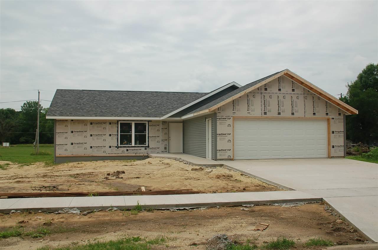 330 8th Ave Sw - Photo 1