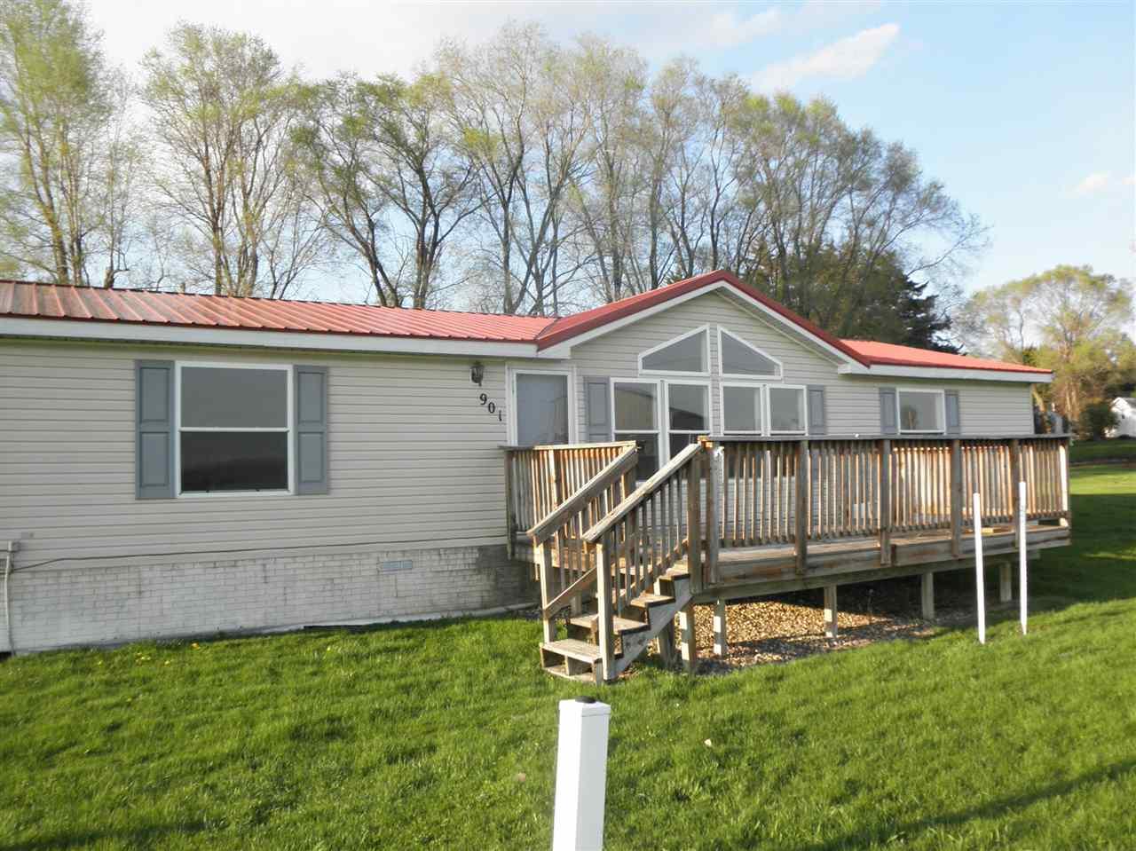 901 Linn St. - Photo 1