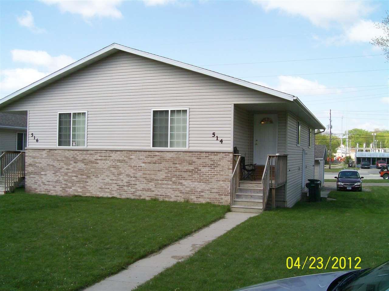 526-528 Dundee - Photo 1