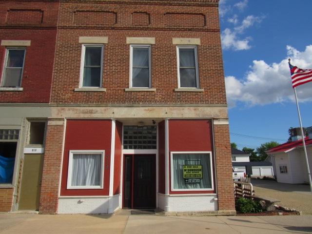 319 1st Ave W - Photo 1