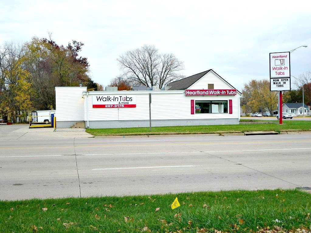 2320 University Avenue - Photo 1