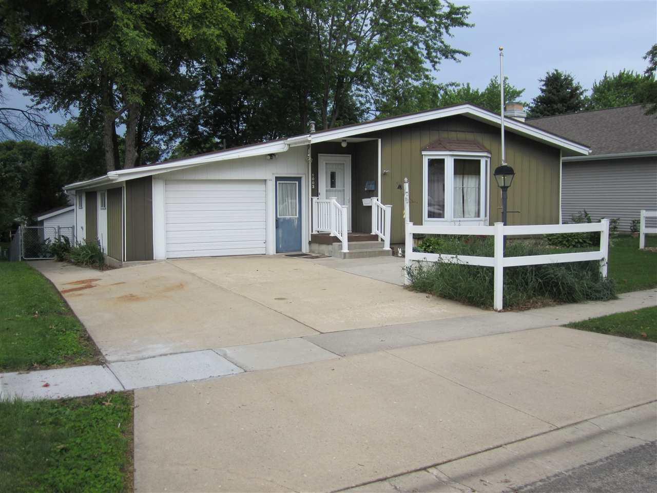 1003 11th Street - Photo 1