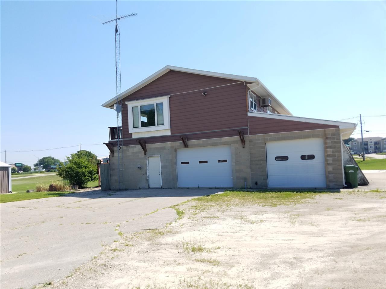 2100 4 - Photo 1