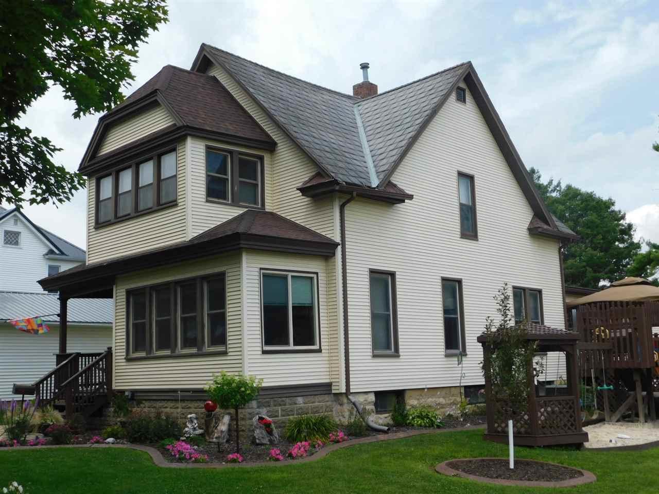 204 8th Avenue - Photo 1