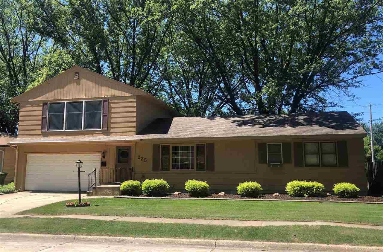 225 Charles Street - Photo 1