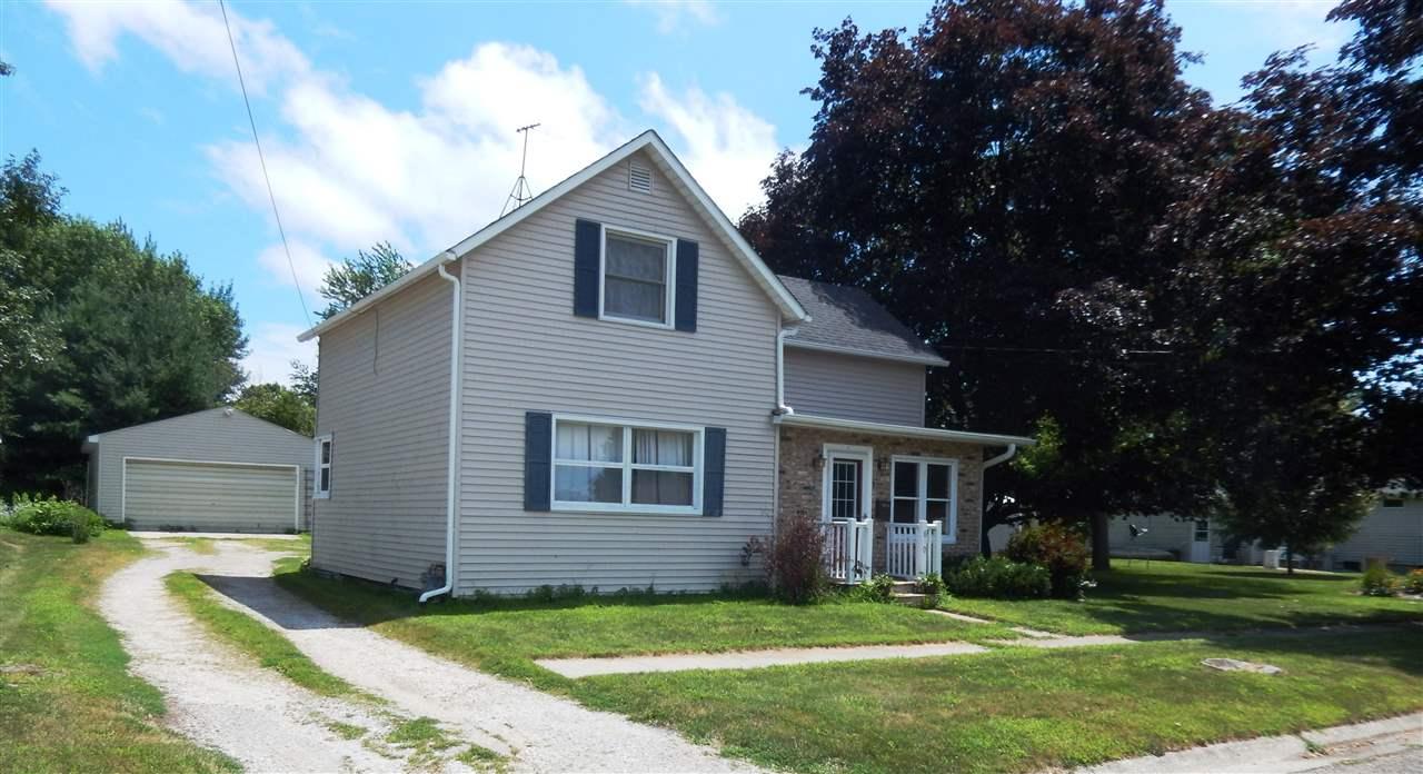 810 Railroad Street - Photo 1