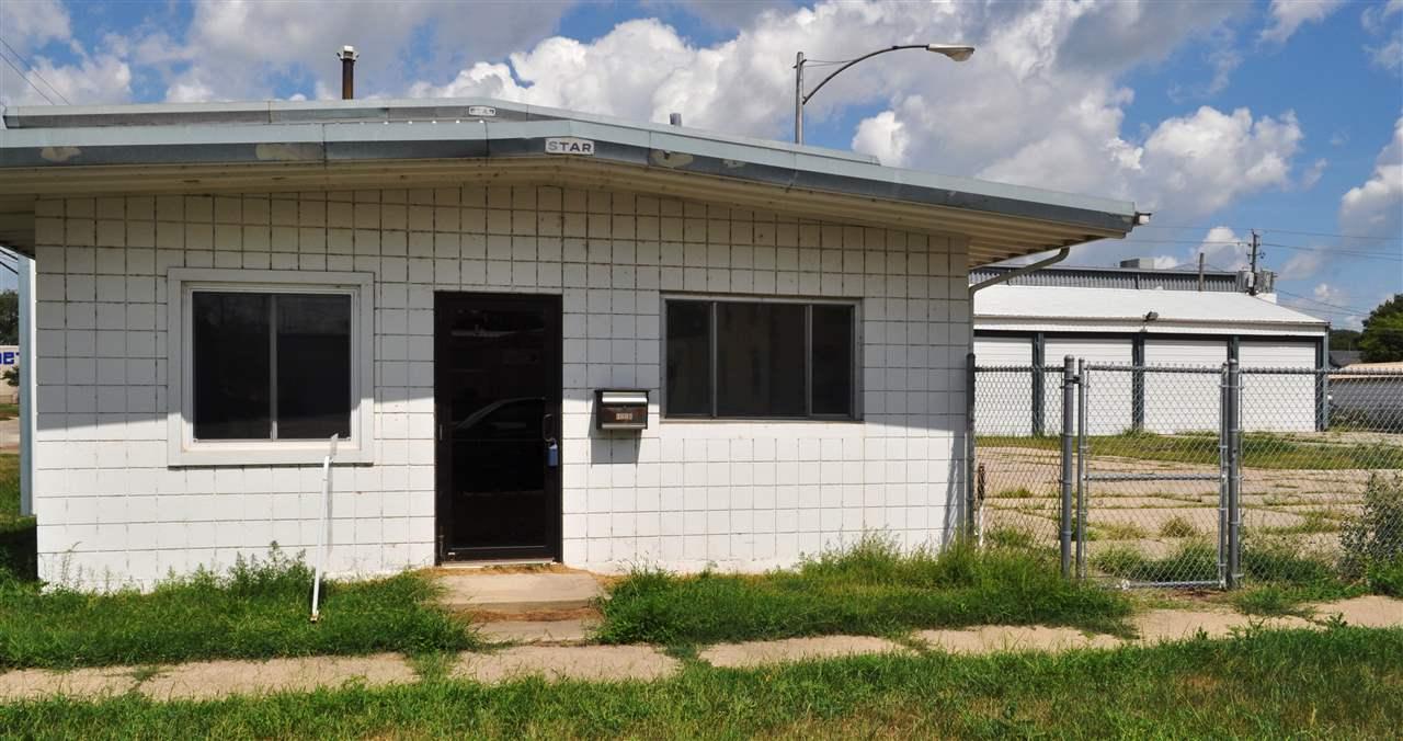 1603 Commercial Street - Photo 1