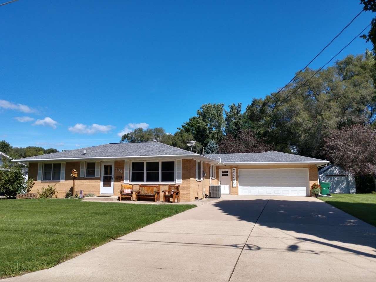704 8th Street - Photo 1