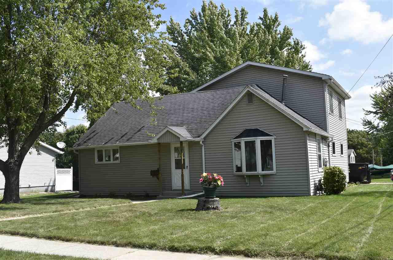 700 8th Ave. N.E. - Photo 1