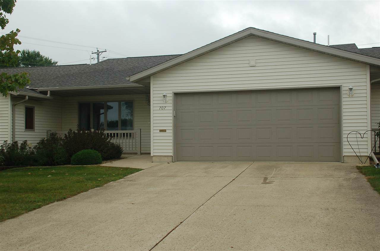 707 Southlawn Terrace - Photo 1