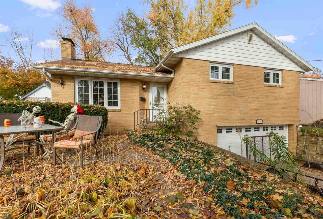 1119 12 Street - Photo 1