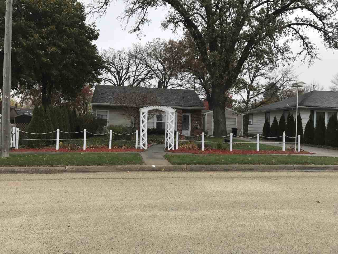323 Jackson Avenue - Photo 1