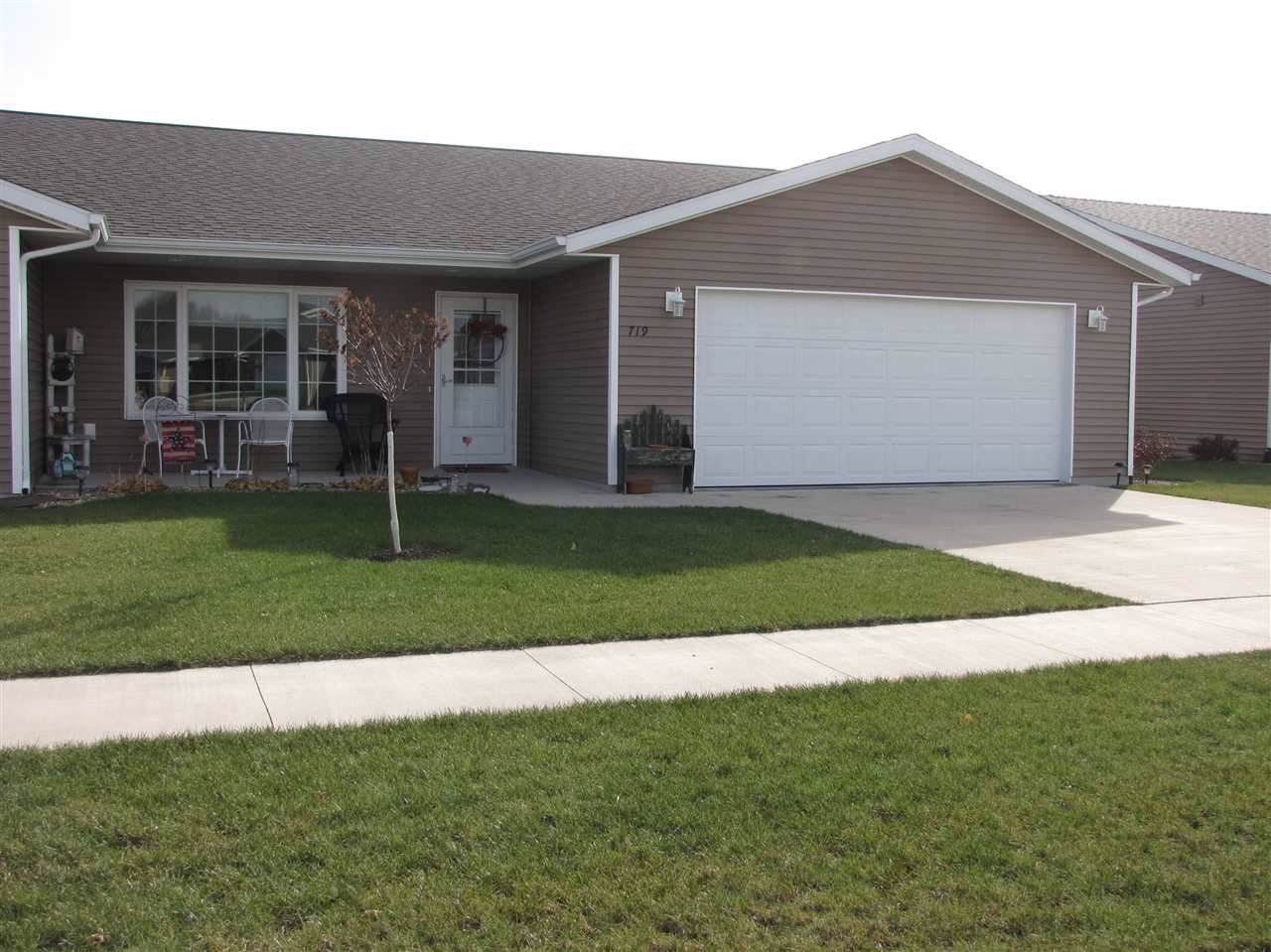 719 Spruce Drive - Photo 1