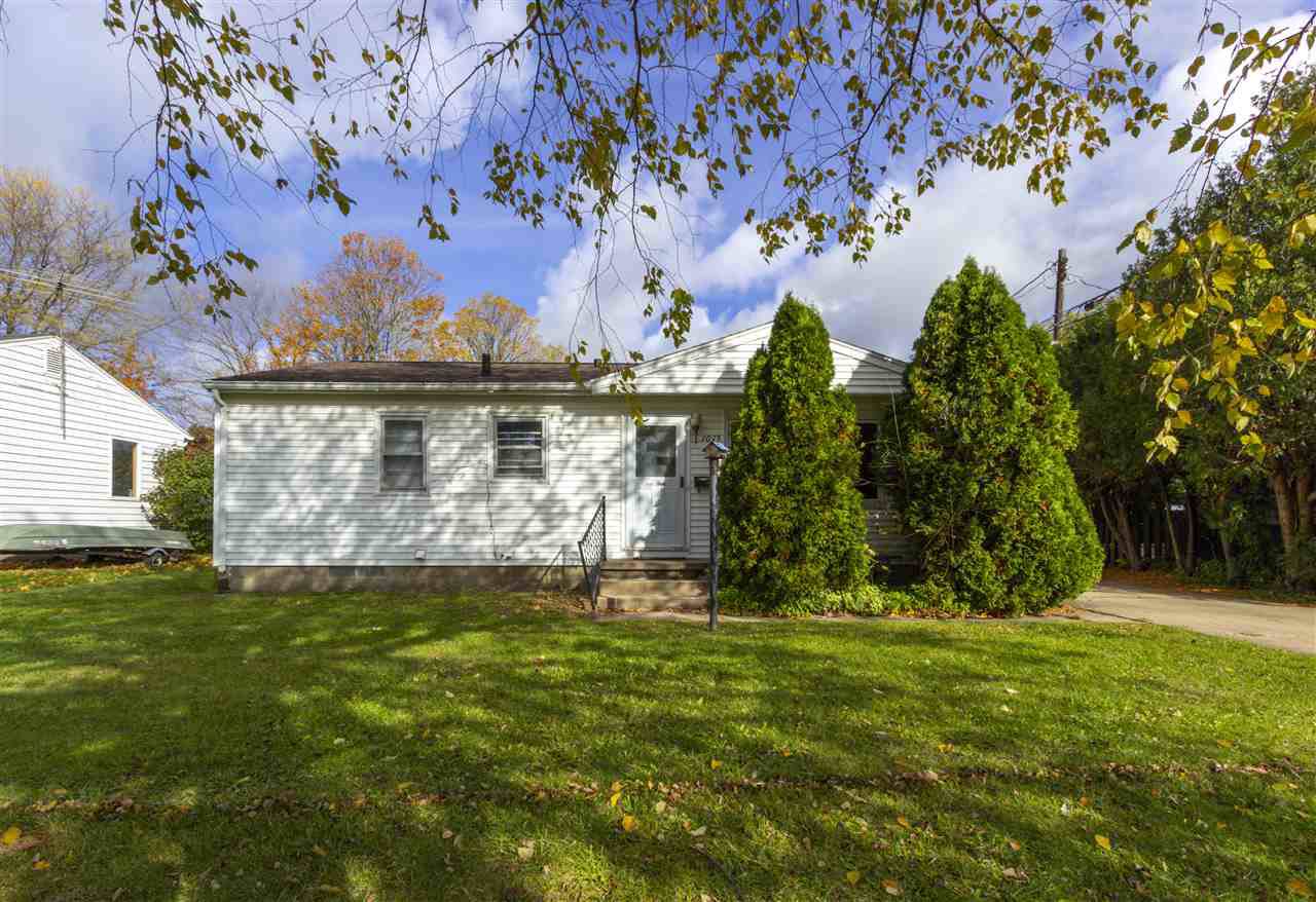 1015 4th - Photo 1