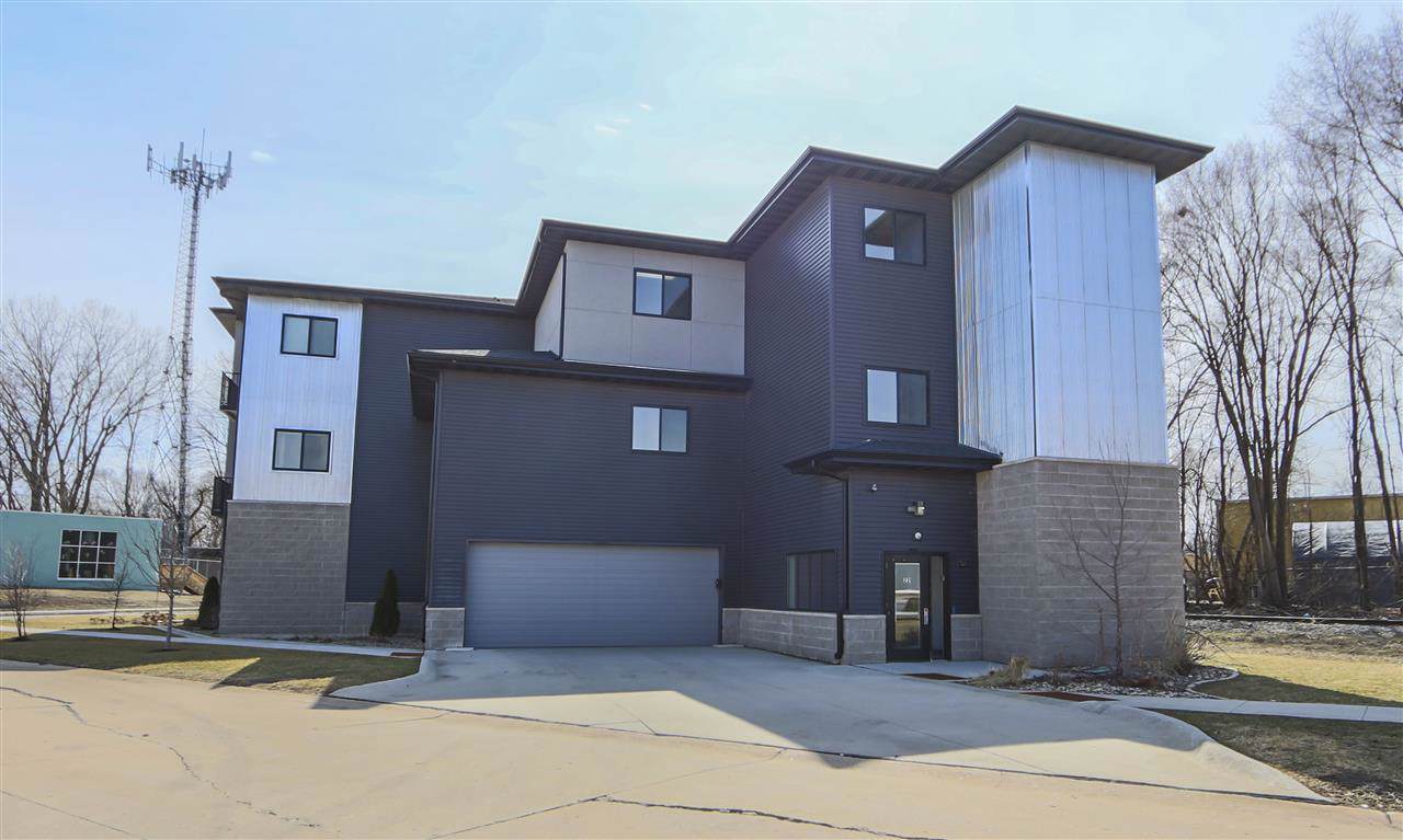 221 5th Street - Photo 1