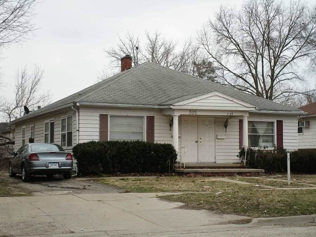 705 - 705 1/2 3rd Street - Photo 1
