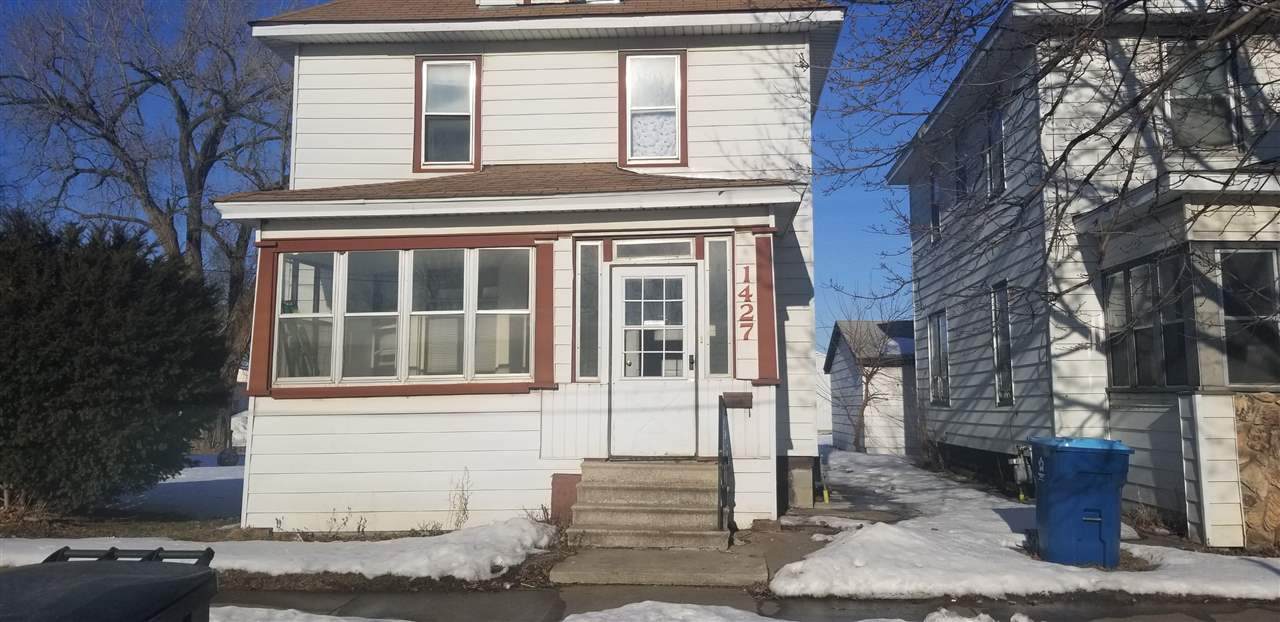 1427 Commercial Street - Photo 1